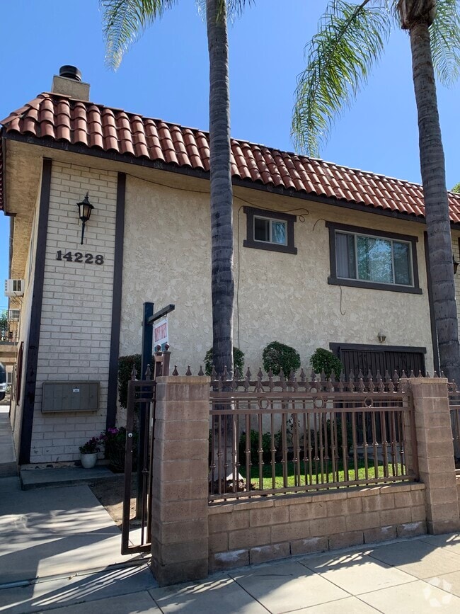 Building Photo - 14228 Tiara St Unit 4 Rental