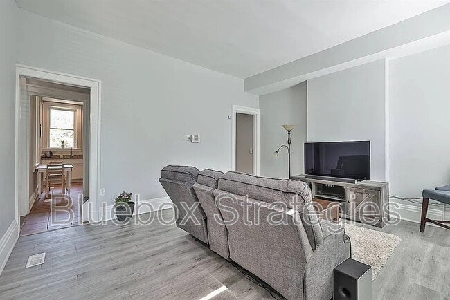 Photo - 2276 Loth St