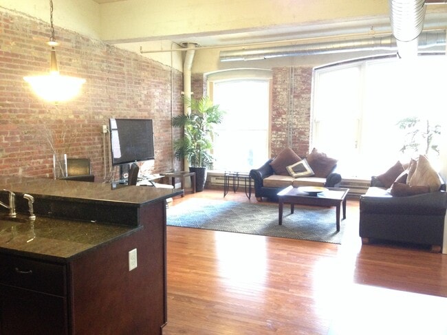 Photo - 311 W Baltimore St