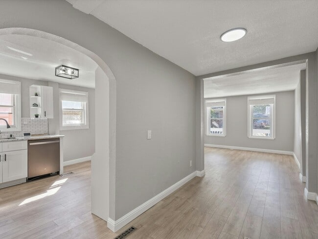 Photo - 505 Harrison St