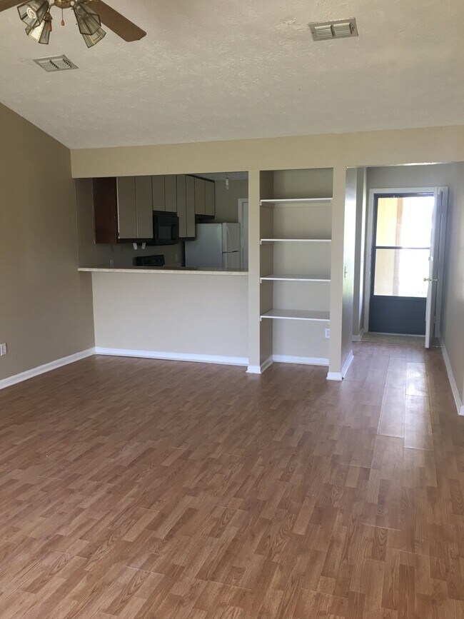 Photo - Convenient & Cozy 2Bed/2Ba Home in a Quiet Neighborhood! *SPECIAL: 1/2 OFF 1st Month's Rent!* + *...