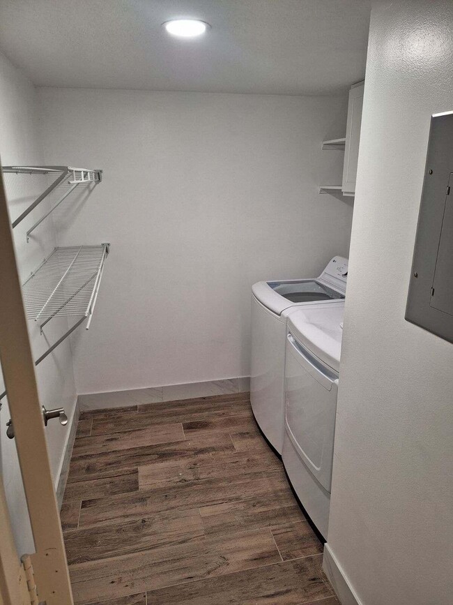 Photo - 1965 SW Silver Pine Way Unit #118 E-1