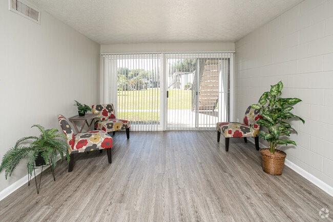 2BR-1.5BA-850sf - Oasis at San Marco