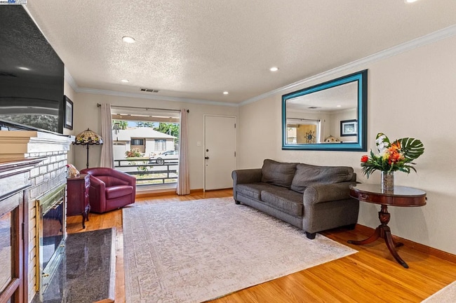 Photo - 20171 Leroy Dr