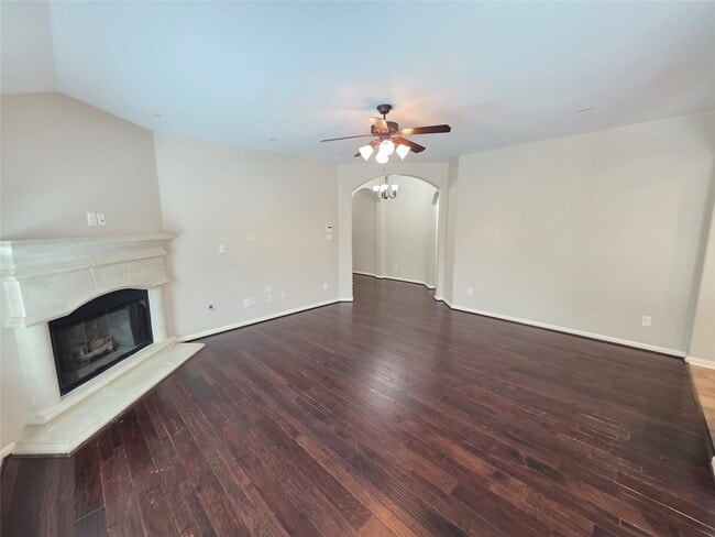 Photo - 114 N Heritage Mill Cir
