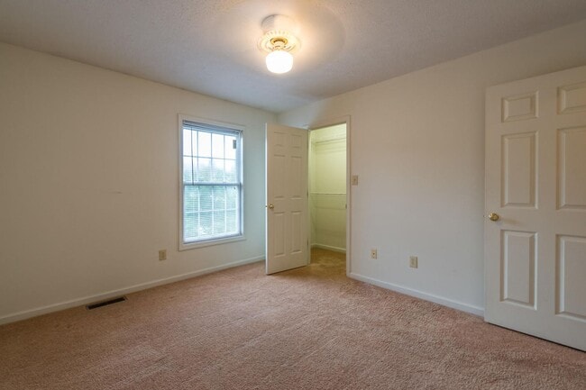 Photo - 702 E Sherwood Hills Dr