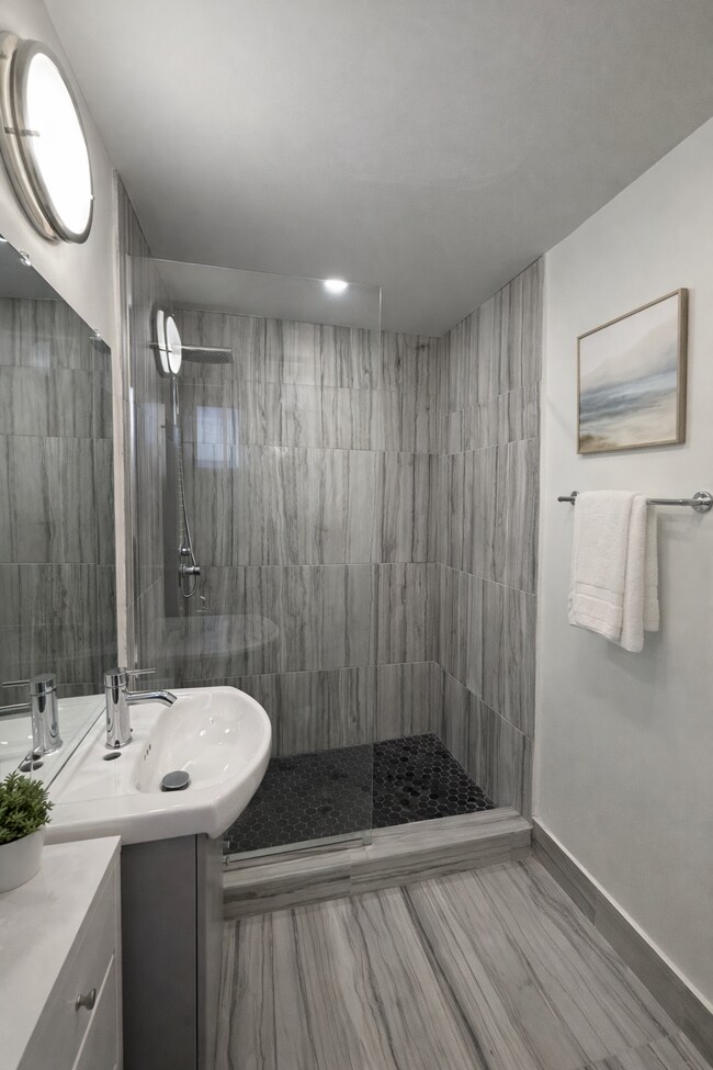 Photo - 7800 Lundy's Ln Unité 207