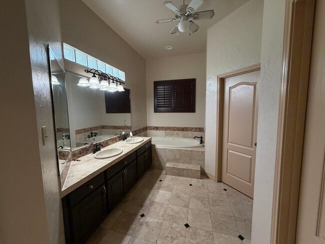 Photo - 421 Baffin Bay Dr