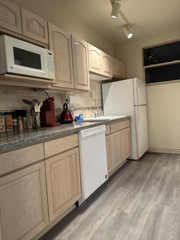 Photo - 103 W Naches Ave