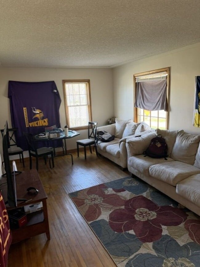 Photo - Cozy 2 bedroom house w/ garage