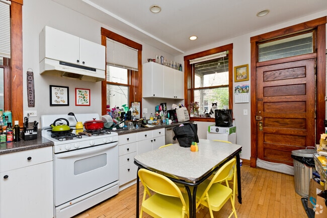 Building Photo - 1320 W Farwell Ave Unit 1 Rental