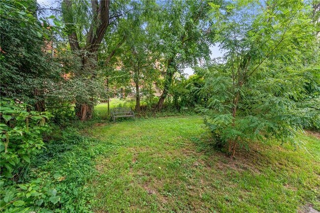 Photo - 823 Lilac St