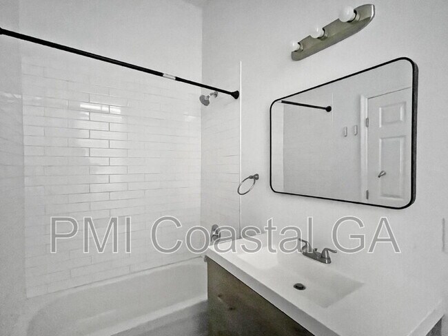Photo - 1012 E Park Ave Unit 1/2