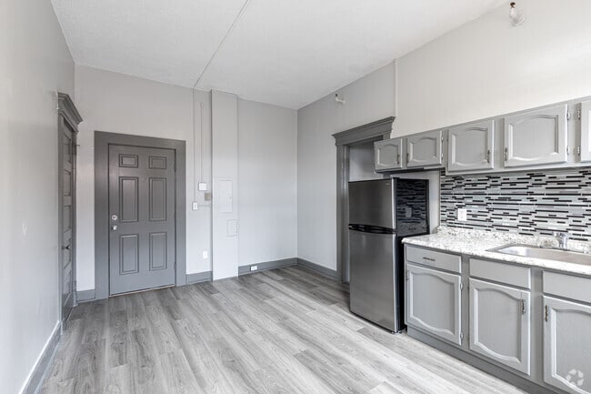 1BR, 1BA - Kitchen