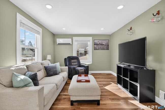 Photo - 122 Shawmut Ave