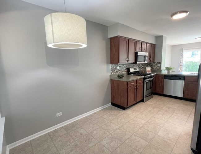 Photo - 868 Brompton Ct