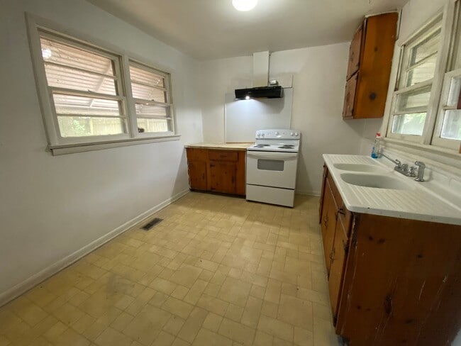 Photo - 2 Bedroom, 1 Bath Home in East Rome!