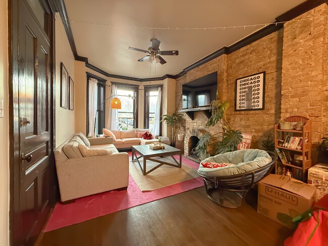 Photo - 3765 N Kenmore Ave Unit 1W