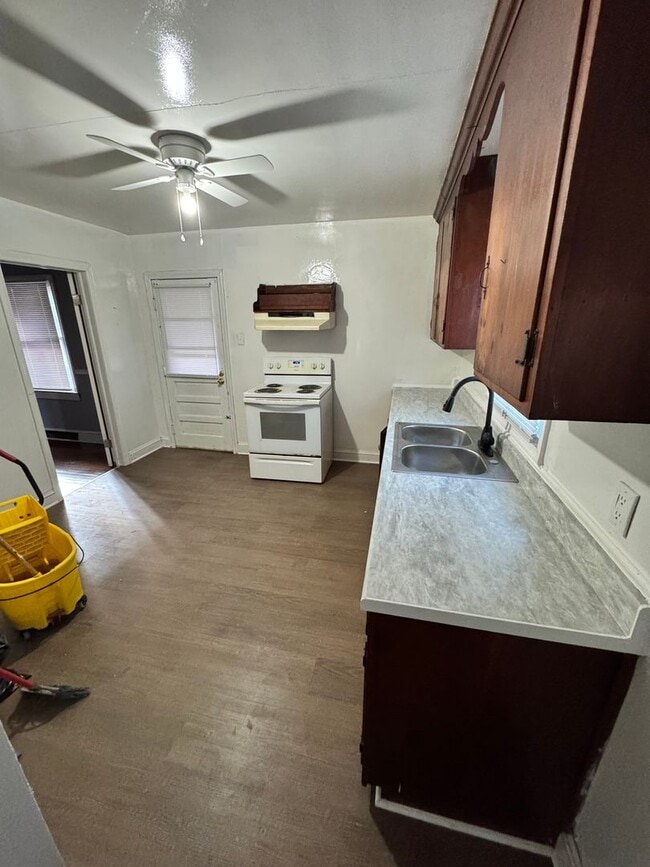 Photo - 4 bed 2 bath house in Petersburg