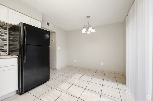 2 BR, 1,5 BA - 100 m2 - Comedor