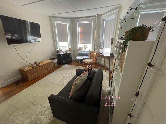 Photo - NO BROKER FEE! Available 9/1 Studio W/Alco...
