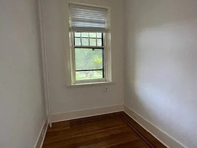 Photo - Renovated 1 Bedroom 1 Bathroom - with office Unidad #2