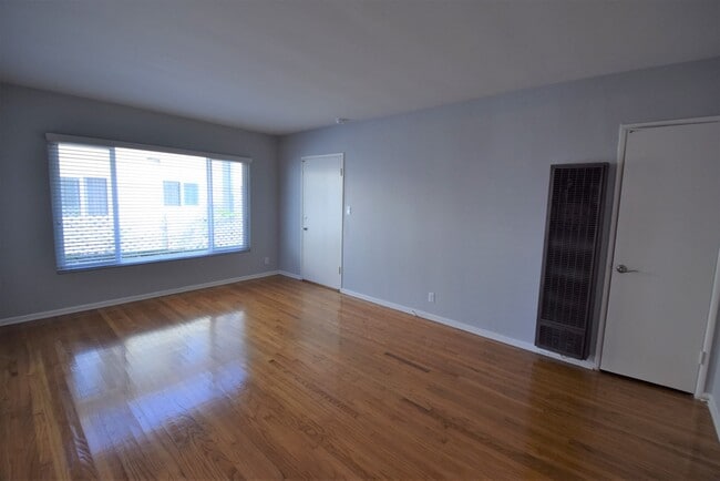 Photo - 823 Orange Grv Ave Unit 825-B