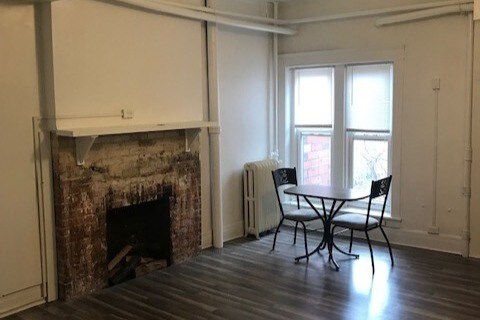 Photo - Carriage House Square