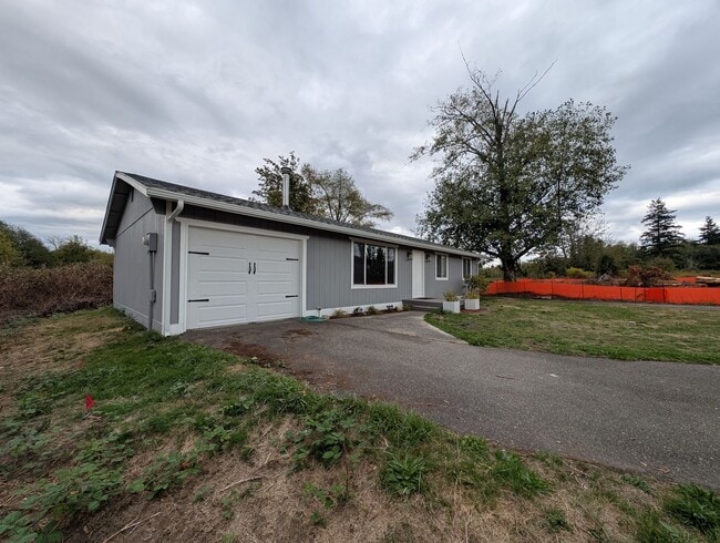 Photo - Newly Remodeled 3 Bedroom Home in Port Orc...