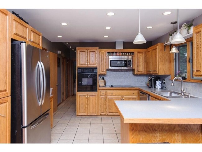 Photo - 430 21st Ave SW
