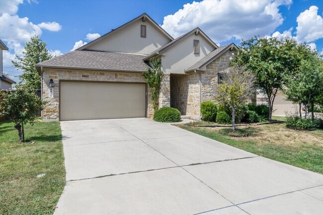 Building Photo - Boerne home in Balcones Creek w/3 BR+study!