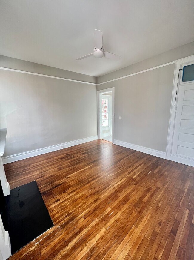 Photo - 2801-2803 E Marshall Street Unit 2803-A