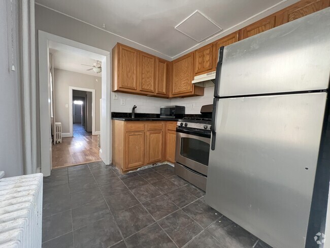 Building Photo - 23 E Randall St Unit #1 Rental