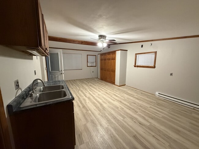Photo - 619 W Bond St