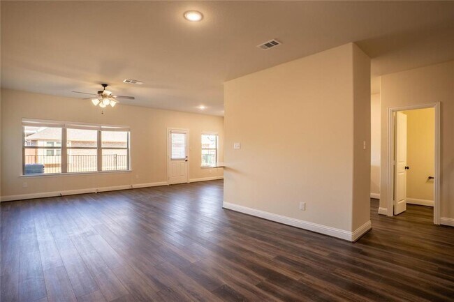 Photo - 6822 Topaz Dr