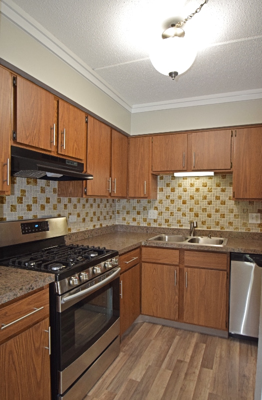 Photo - 15 E Maple St Unit MM