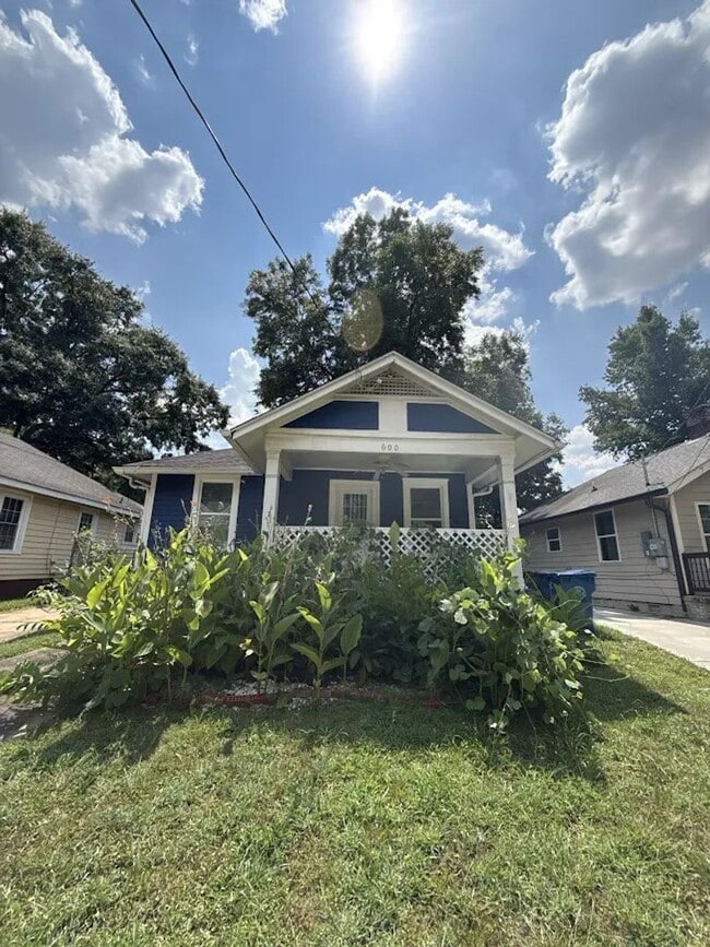 Building Photo - 600 Mayland Ave SW