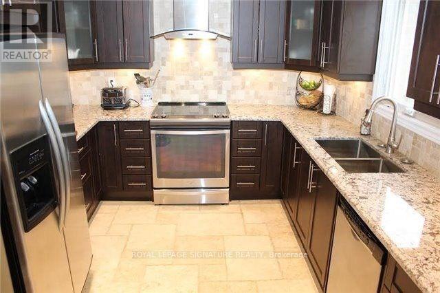 Photo - 3140 Keynes Crescent