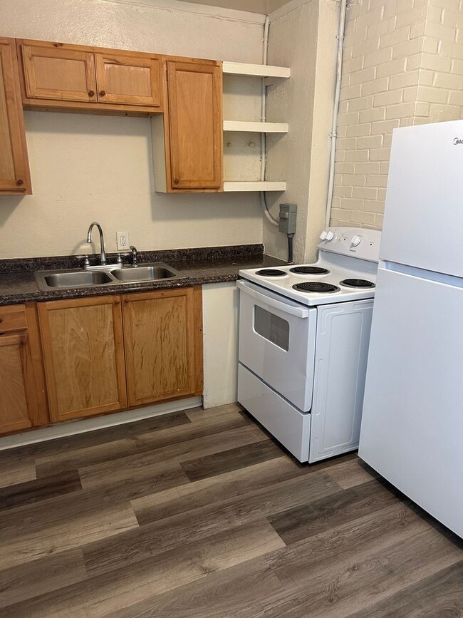 Photo - Hillcrest Apartments