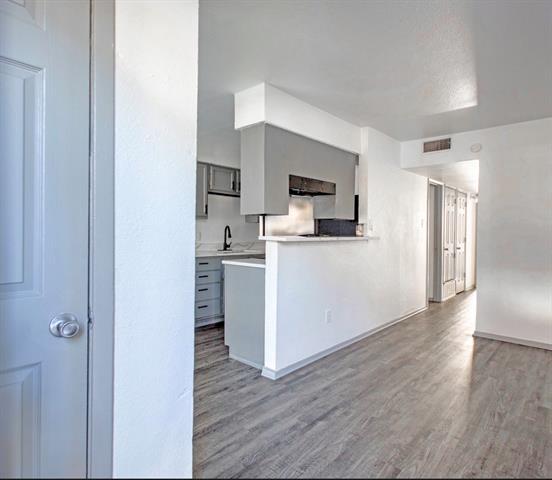 Photo - 916 Isbell Rd