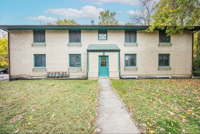 Building Photo - 2 Bedroom Apartment Right off East MU Campus Unit 3