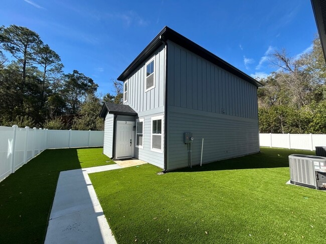 Building Photo - 2022 Trimble Rd Unit C