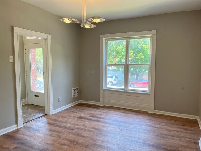 Building Photo - 3008-10 Henrietta Street Unit 3008 1FL Rental