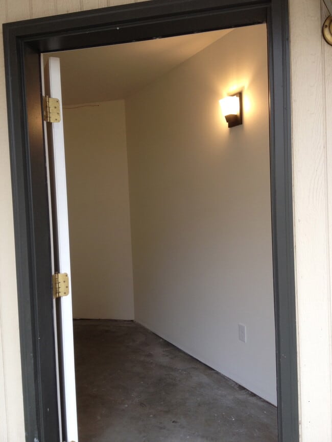 entrance and storage - 2140 SW 35th Pl. (H) Unit ADU