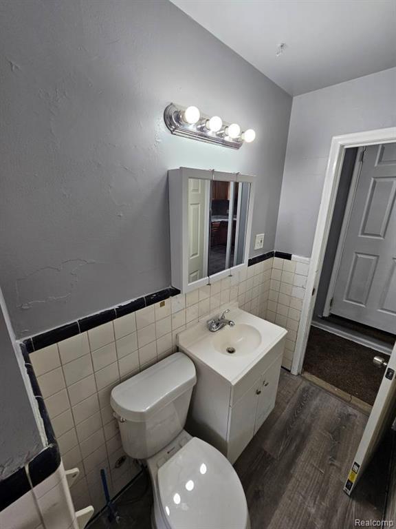 Photo - 8442 Warwick St