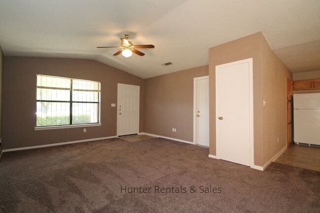 Photo - Delightful Duplex!