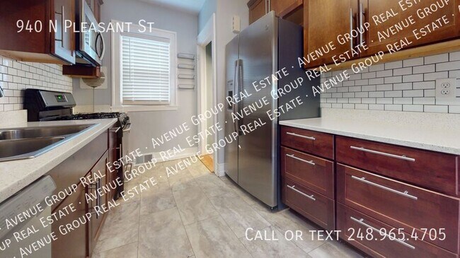 Photo - 940 N Pleasant St