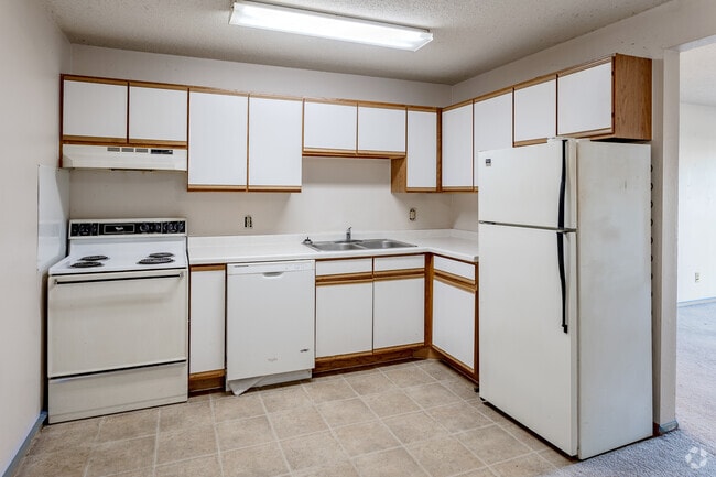 2BR, 1BA - 880SF - Kitchen