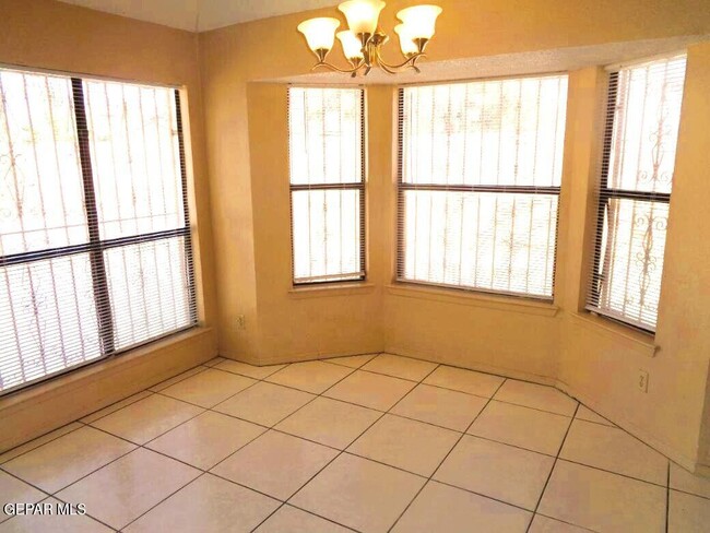 8520 Saratoga Dr