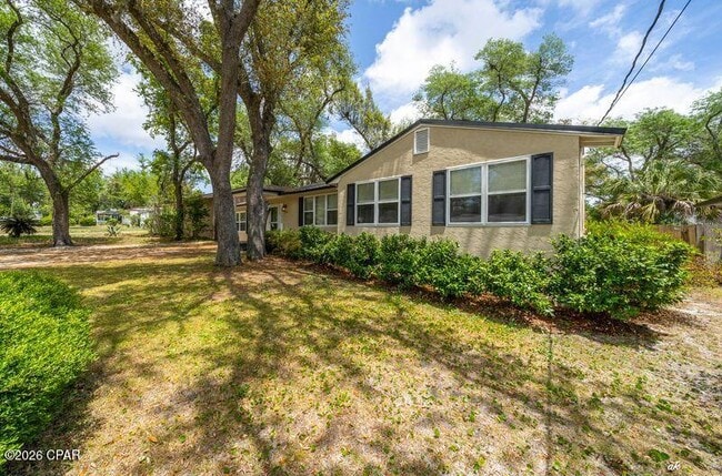 Photo - 108 N Marie Dr